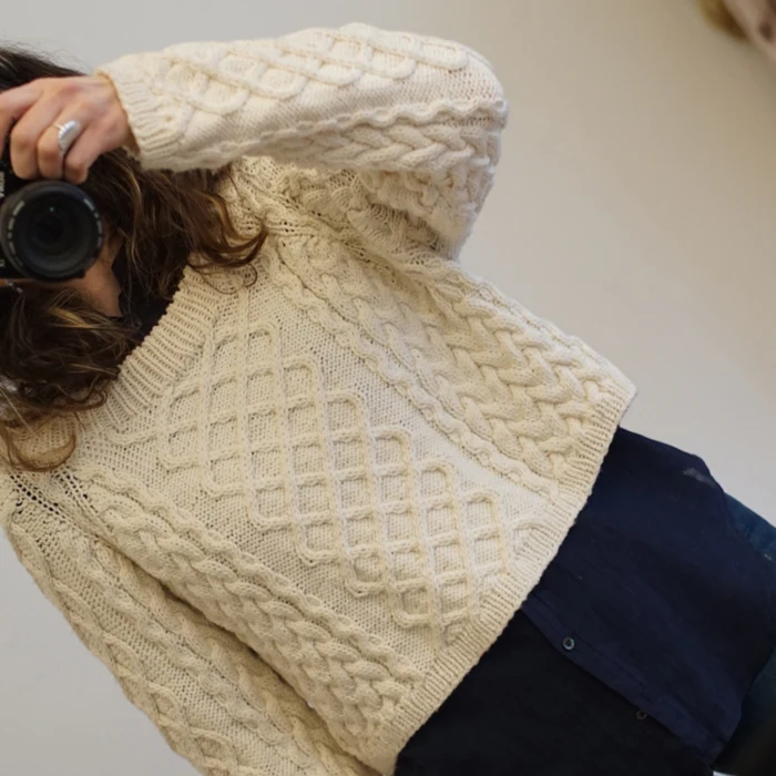 Gepard Raglan Sweater with cables